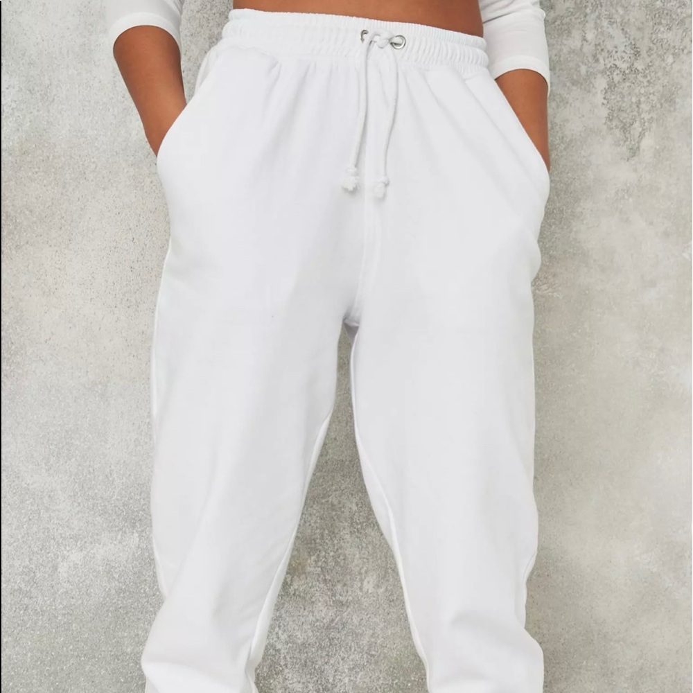 SOLD missguided white 90s joggers/ size 4 us